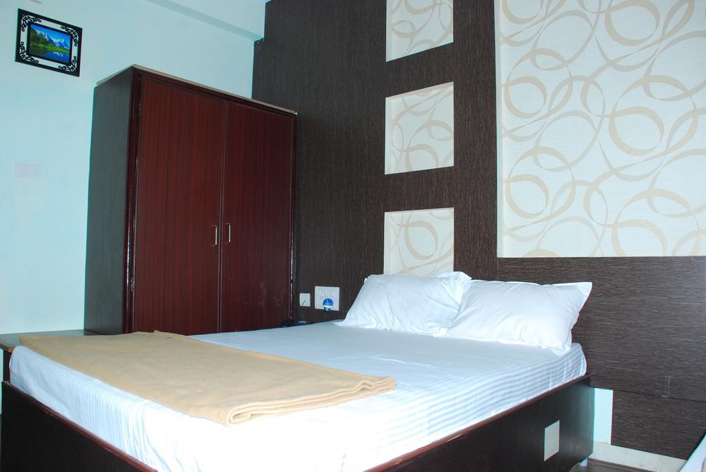 Jayalakshmi Residency Hotel Tirupati Kamer foto