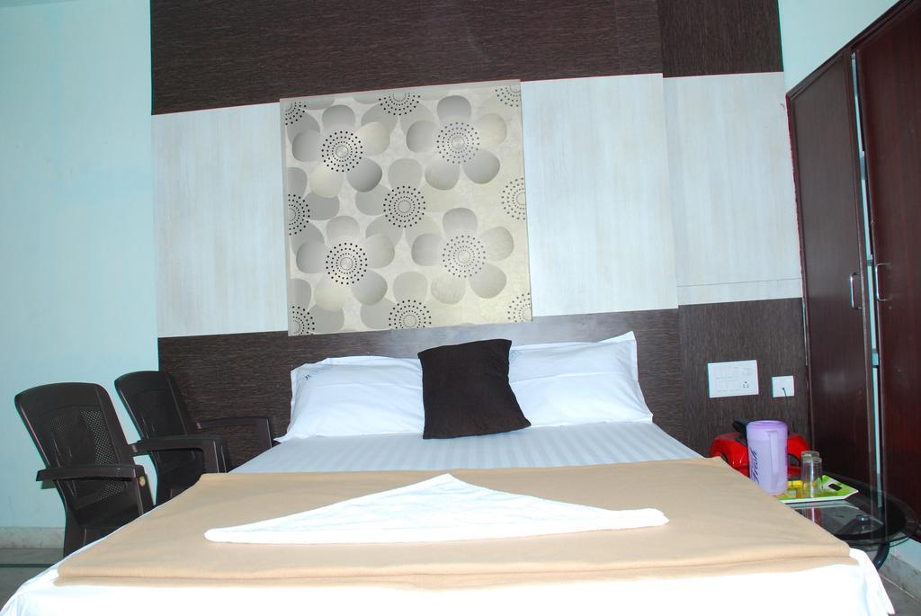 Jayalakshmi Residency Hotel Tirupati Kamer foto