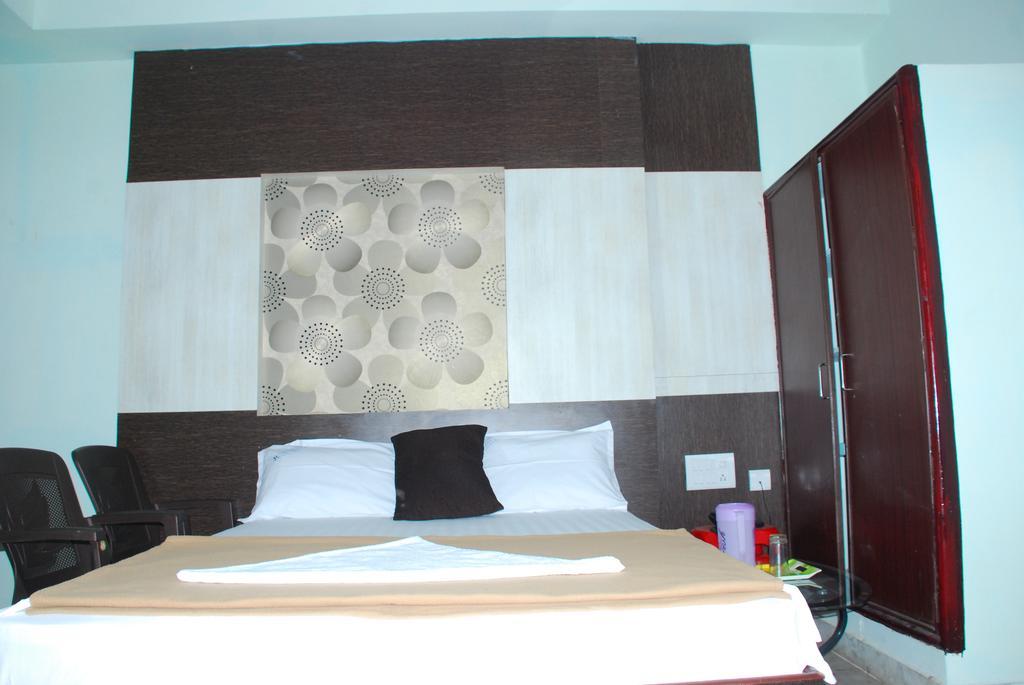 Jayalakshmi Residency Hotel Tirupati Kamer foto